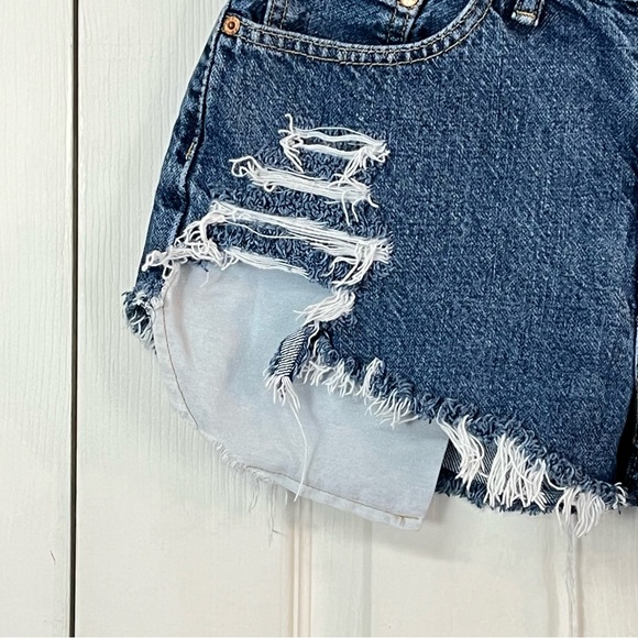 LEVI’S 505 Distressed Medium Stone Washed Chewed Hem Cut Off Upcycled Jean Short - Picture 2 of 13